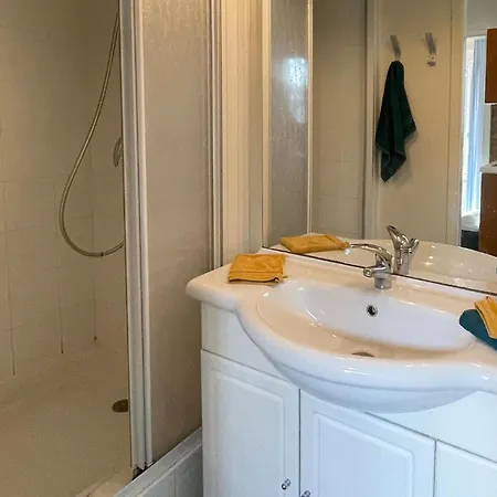 2 Bedroom Lovely In